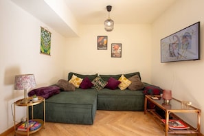 Apartment (1 Bedroom) | Interior - Alegr0 · 60s Chic Central Apartment w/ Garden (Porto)