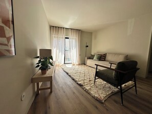 Leilighet (1 Bedroom) | Oppholdsområde | TV