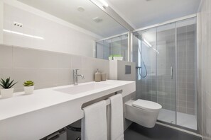Apartment (1 Bedroom) | Interior - Flora2 Flora Apartments, 1 BR on 1st Floor (Porto)