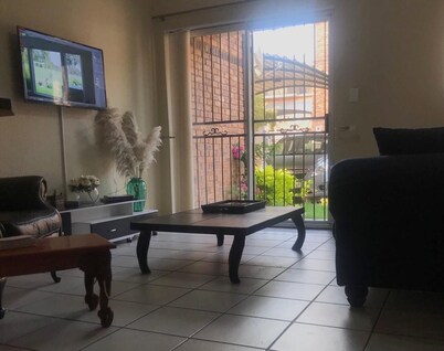 White Rose Cozy Apartment