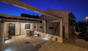 House | Terrace/patio