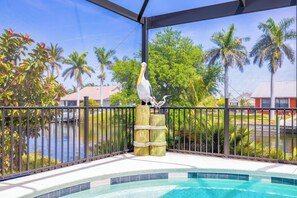 Outdoor pool, a heated pool - Canal View • Free Heated Pool • Pool Table • Quiet Area • Near Beaches (Cape Coral)