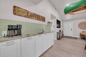 Fridge, microwave, oven, stovetop - Riverfront Retreat with TiKi BaR!  Close to Baylor and Magnolia (Waco)