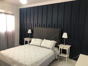 4 bedrooms, iron/ironing board, WiFi, bed sheets
