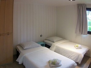 2 bedrooms, iron/ironing board, WiFi, bed sheets - 35m² fully-equipped chalet overlooking the Eure valley (Villiers-le-Morhier)