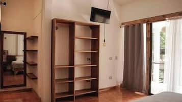 1 bedroom, desk, WiFi, bed sheets