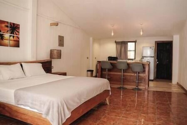 1 bedroom, desk, WiFi, bed sheets - Beautiful loft in the heart of Santa Teresa (Santa Teresa Beach)