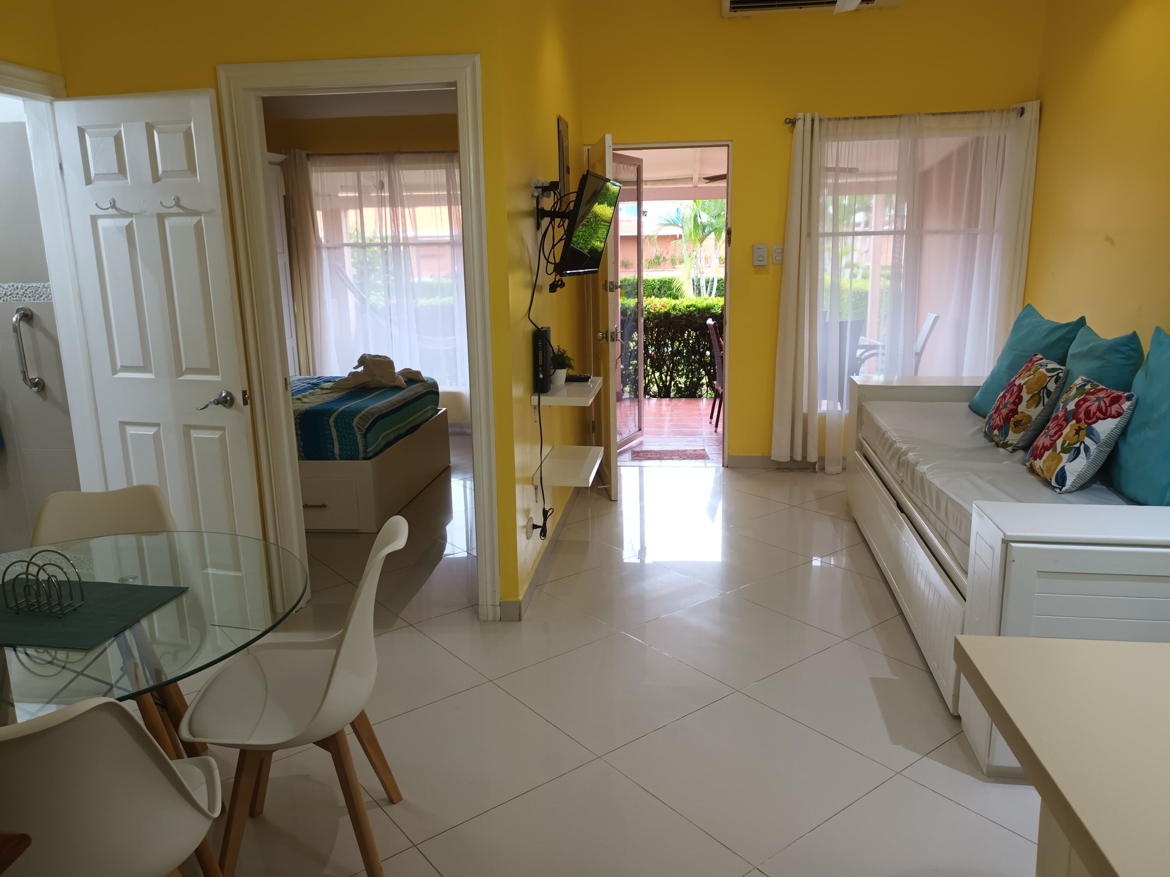 2 bedrooms, free WiFi, bed sheets, wheelchair access