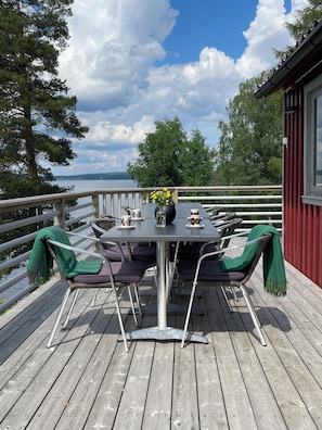 Outdoor dining - House at the lake, 3 Bedrooms, WIFI, nature (Västra Götalands län)