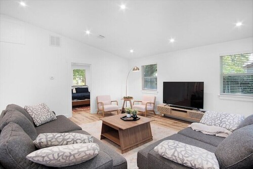 Modern Backyard Casita