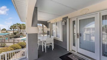 House, Multiple Beds (Harbor Light) | Outdoor dining