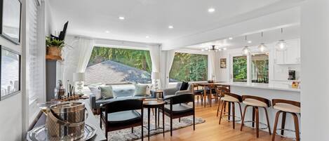 Smart TV, fireplace, DVD player, offices