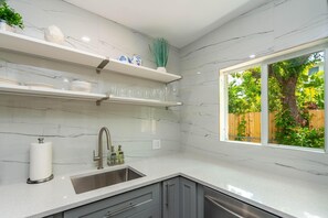 Apartment | 1 bedroom - Uhost AI 1BR With Marble Accents Patio (Fort Lauderdale)