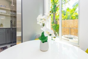 Apartment | 1 bedroom - Uhost AI 1BR With Marble Accents Patio (Fort Lauderdale)