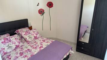 2 bedrooms, iron/ironing board, free WiFi, bed sheets