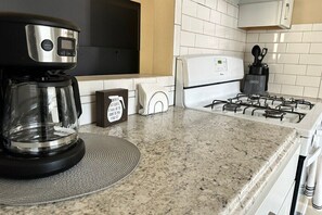 Fridge, microwave, oven, stovetop - Updated House Great Location (Hanford)