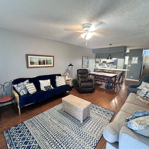 Apartment | 2 bedrooms, Internet