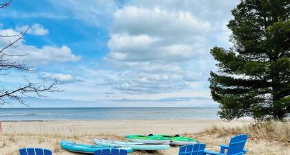 Private Sandy Beach-Beach Volleyball-Game Room-Fire pit