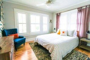 2 bedrooms, iron/ironing board, WiFi, bed sheets - The Moody Manor (St Augustine), The Moody Manor in St Augustine! (Saint Augustine)