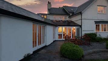 Nhà | 4 phòng ngủ