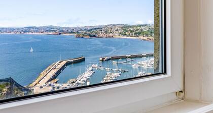 Vane Tower- Historic Retreat With Panoramic Sea Views