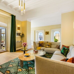 House, Smoking | 6 bedrooms - Vane Tower- Historic Retreat With Panoramic Sea Views (Torquay)