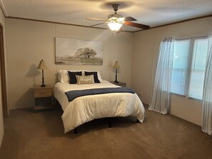 4 soverom, strykejern/-brett, wi-fi (inkludert) og sengetøy