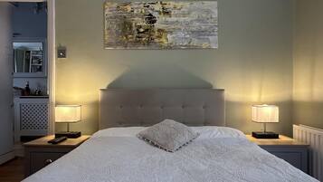 House | 2 bedrooms, desk, iron/ironing board, free WiFi