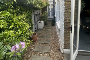 Exterior detail - My Sky London House Near Attractions (London)