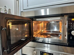 Talo | Mikroaaltouuni