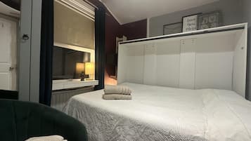 Casa | 2 habitaciones, escritorio, tabla de planchar con plancha y wifi gratis