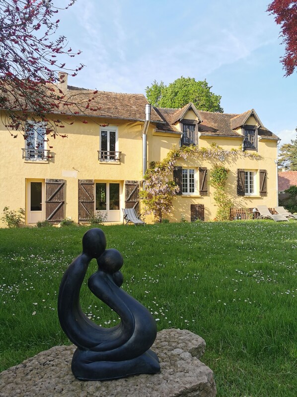 Exterior - 4 Bedroom Private vacation home in Haravilliers (Haravilliers)