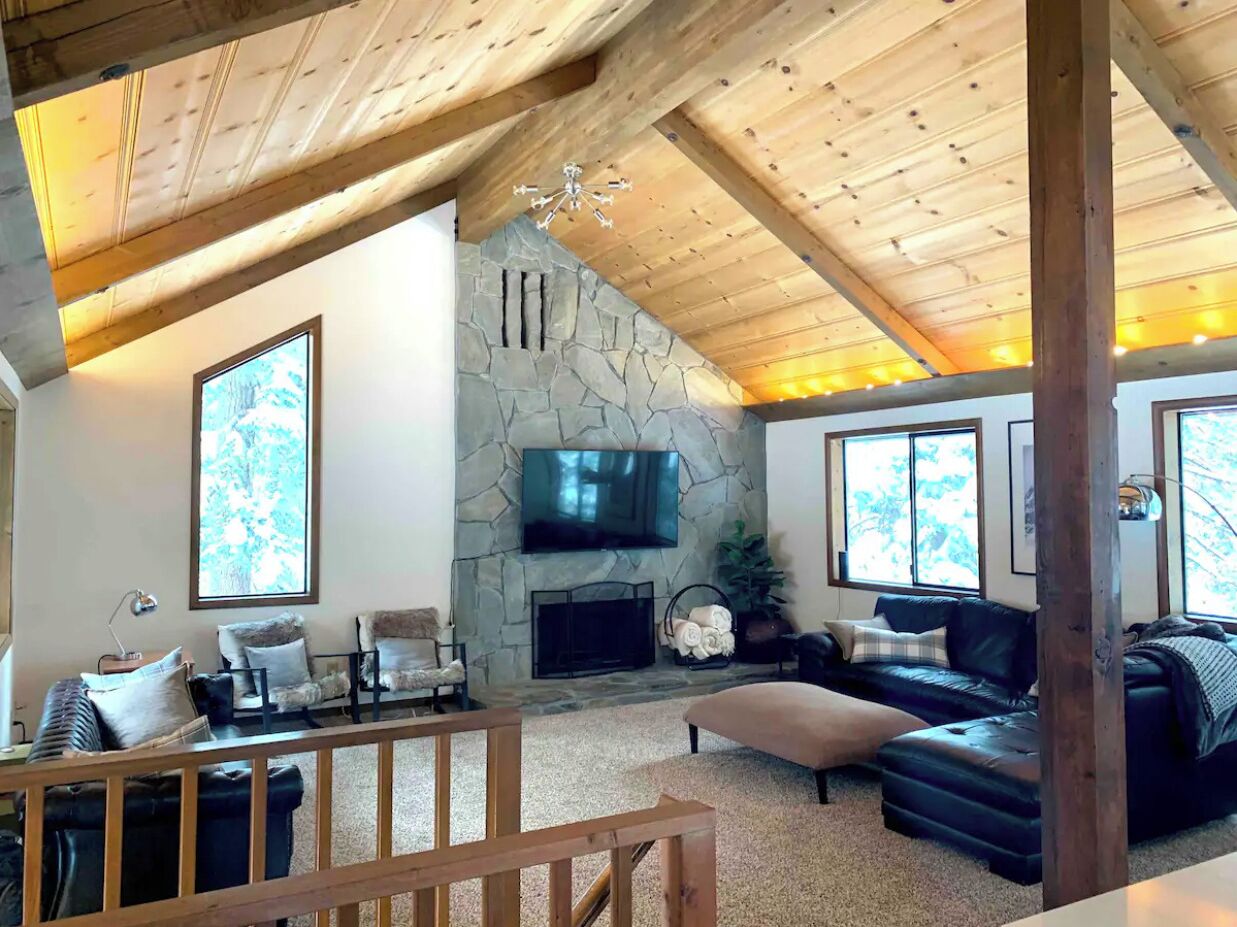 Cozy & Modern Cabin, Private HOA Beach, Hot Tub. Pet friendly!