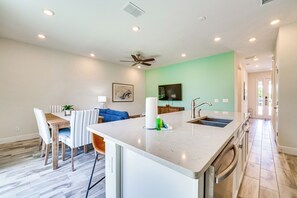 Interior - ~ 11 Mi to Disney: Bright Kissimmee Townhome! (Kissimmee)