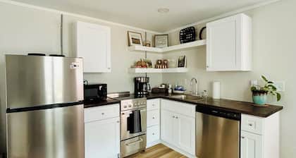Updated, Fenced, Pet Friendly Downtown Cottage