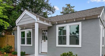 Updated, Fenced, Pet Friendly Downtown Cottage