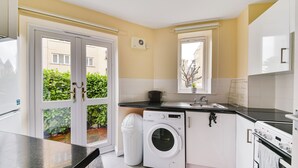 Private kitchen - Supurb Apartment in Canada Water - Free Parking (London)