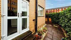 Property grounds - Supurb Apartment in Canada Water - Free Parking (London)
