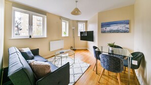Living area - Supurb Apartment in Canada Water - Free Parking (London)