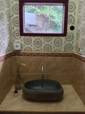 Panoramic Double or Twin Room, Hill View | Bathroom