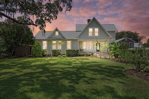 Exterior - Luxurious historic home with pool, parking, easy walk to downtown (St. Augustine)