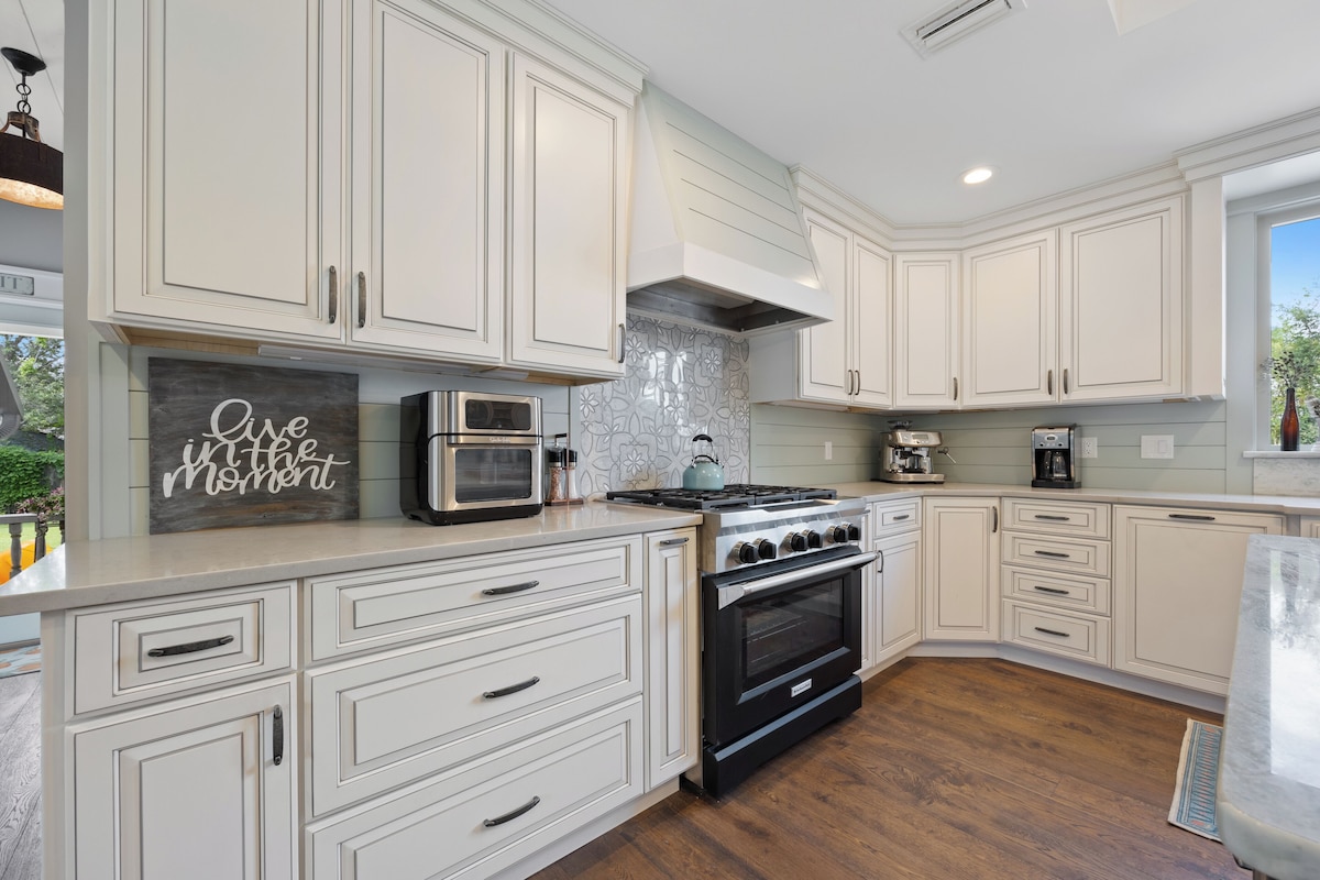 Photo 6 of Luxurious historic home with pool, parking, easy walk to downtown