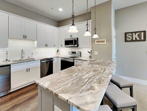 Studio (4 Bedrooms) | Property amenity - Center Stage by Taylor Made Deep Creek (McHenry)