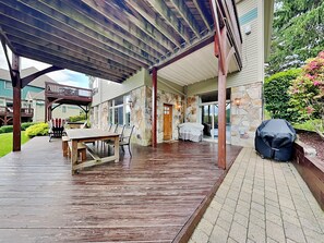 Studio (4 Bedrooms) | Property amenity - Center Stage by Taylor Made Deep Creek (McHenry)