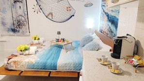 Iron/ironing board, free WiFi, bed sheets