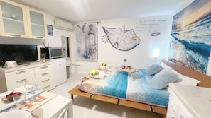 Iron/ironing board, free WiFi, bed sheets
