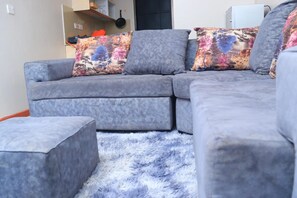 Apartment | Living area - Impeccable 1-bed Apartment in Nairobi (Nairobi)