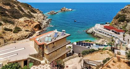 Mades Gogos house in Lygaria 3 min walk from the beach