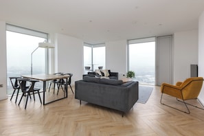 شقة عائلية - ٣ غرف نوم - منظر للمدينة | إطلالة الغرفة