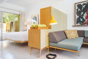 1 bedroom, iron/ironing board, WiFi - #3 Studio (PSP ID#4046)2-night minimum (Palm Springs)